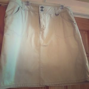 Woman’s Faded Glory skirt